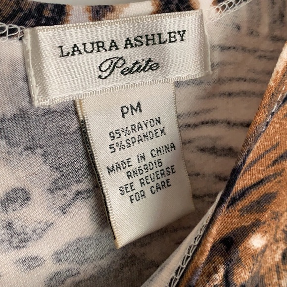 Laura Ashley sleeveless animal print top - Picture 3 of 6